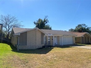 Building Photo - 2804 Cibola Dr