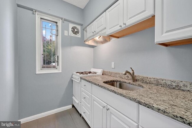 Building Photo - 1727 Massachusetts Ave NW