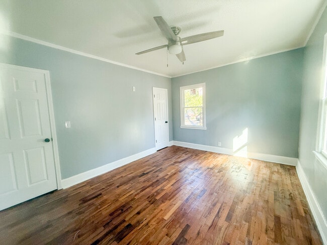 Building Photo - 451 E Charlotte Ave