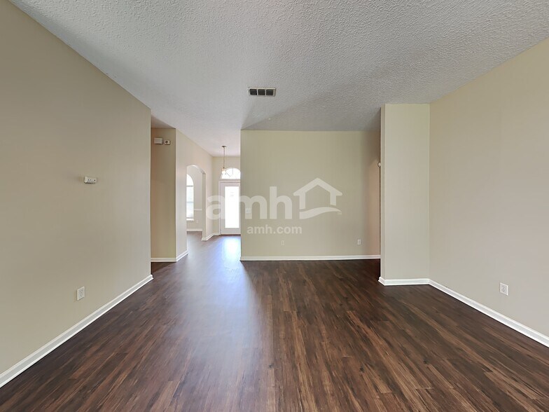 Building Photo - 1621 Merroway Ln