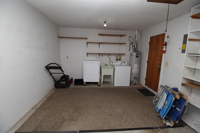Building Photo - 652 Casa Grande Dr