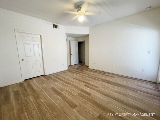 Building Photo - 6160 Rumrill St