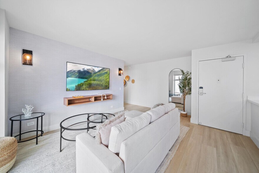 Primary Photo - 2464 Prince Edward St