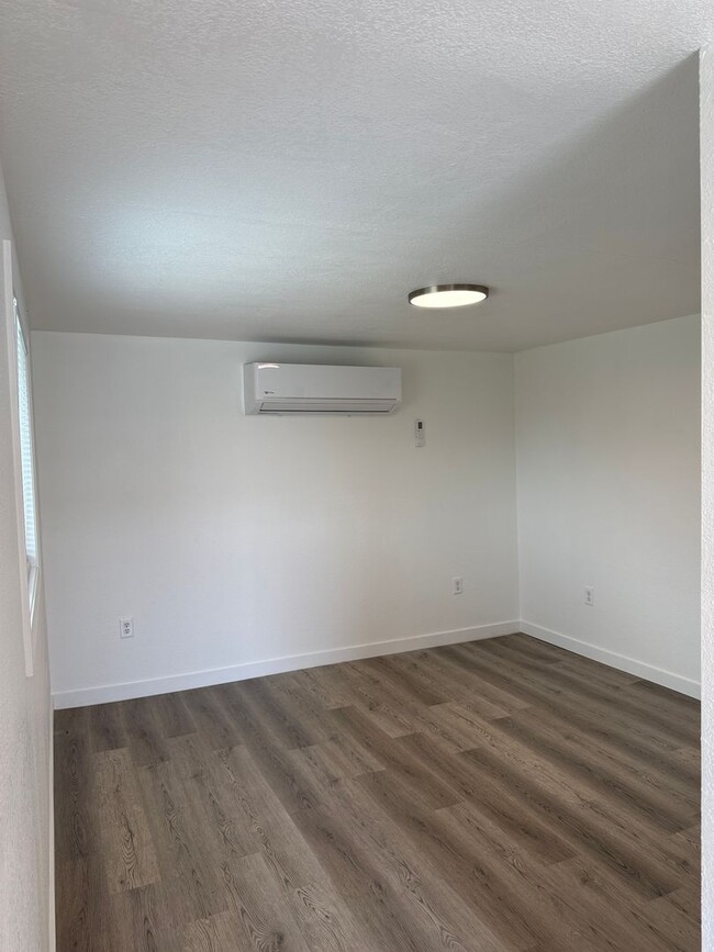 Building Photo - **NOW AVAILABLE!! - Rental Home In Gustine