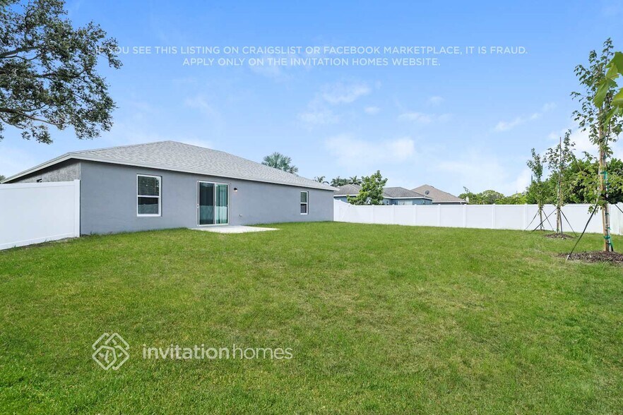 Building Photo - 313 SW Nativity Terrace