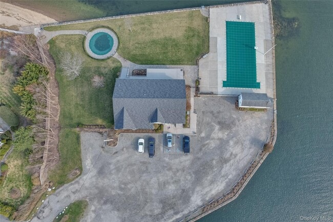 Building Photo - 1001 Shore Acres Dr