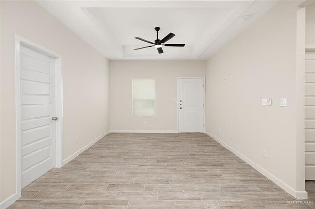 Building Photo - 15 Selena St