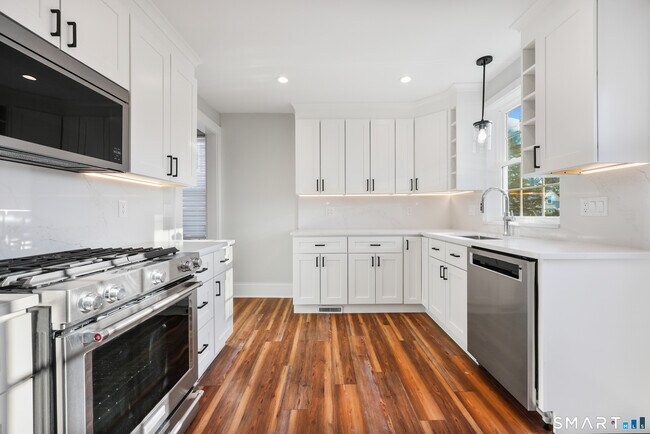 Building Photo - 60 Walter Ave