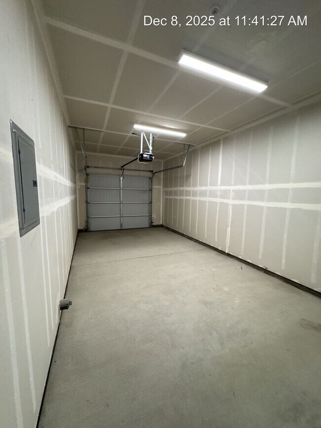 Building Photo - 4319