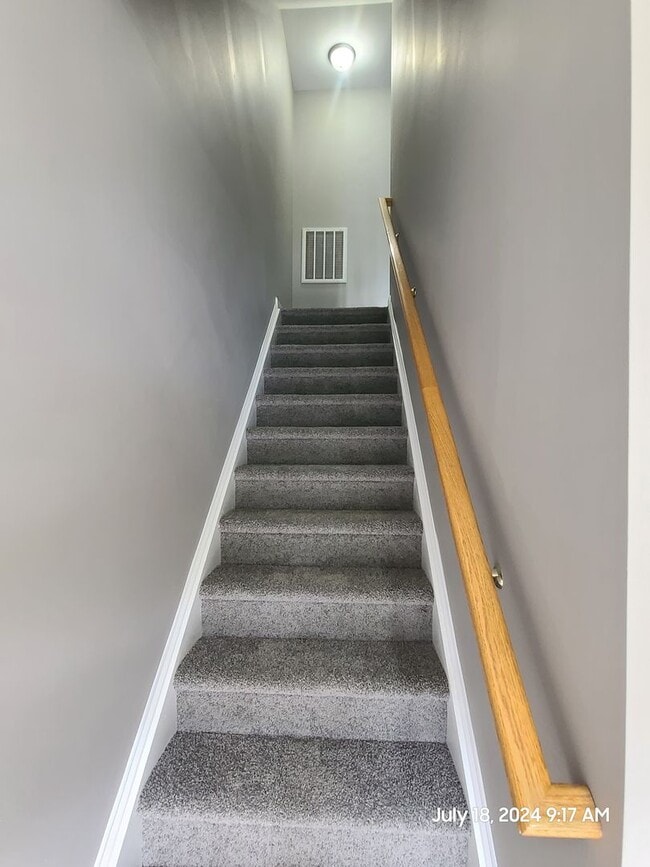 Building Photo - 3 Bedroom Townhouse for Rent in Waynesboro!