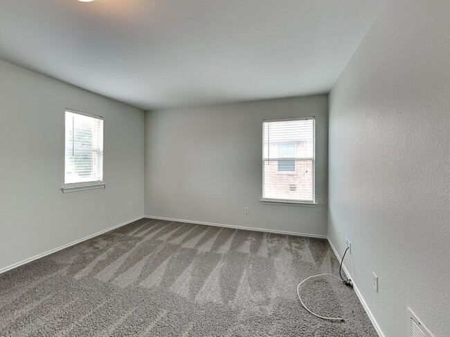 Building Photo - 1435 Durango St