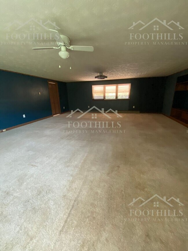 Building Photo - Cozy 1-Bed Detached Apartment with Spaciou...