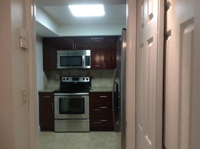 Building Photo - 3221 S Ocean Blvd