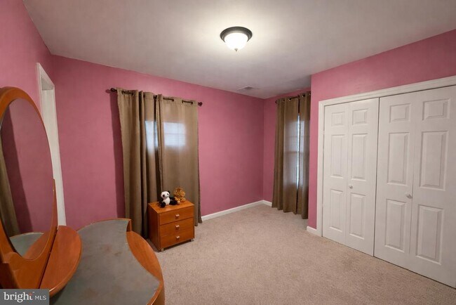 Building Photo - 1045 Quinton Ave