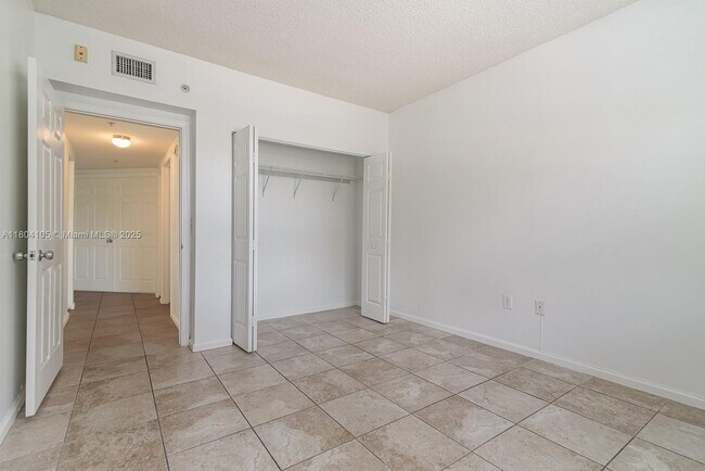 Building Photo - 17125 N Bay Rd