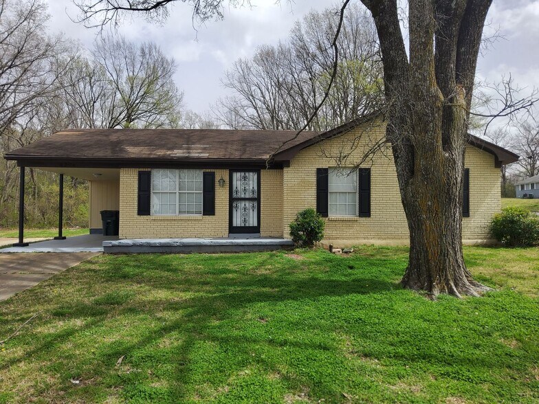 Primary Photo - Welcome to 4294 Tonawanda!