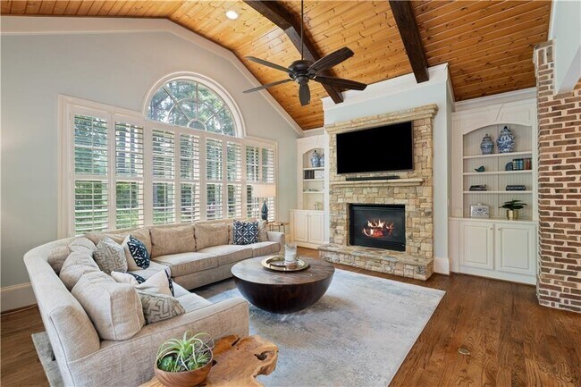 Building Photo - 6327 Howell Cobb Ct