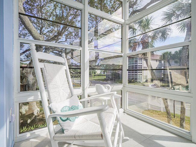 Building Photo - 5400 Jimmy Buffett Mem Hwy