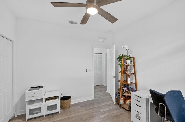 Building Photo - 10139 Wellington Parc Dr