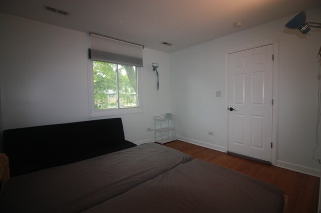 Building Photo - 1624 Greenwood Rd