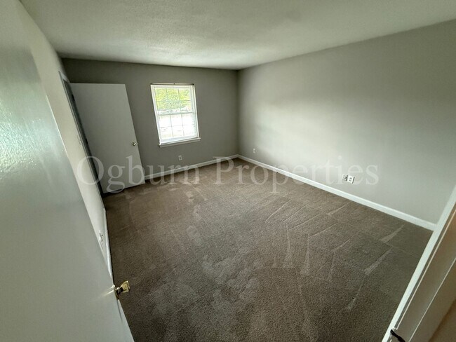 Building Photo - 2350-E BAY MEADOWS COURT
