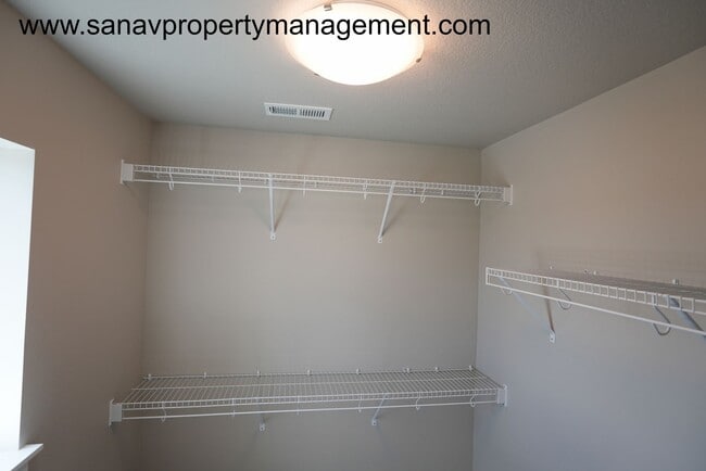 Building Photo - 3-Bedroom Home – Stylish, Spacious & Ready...