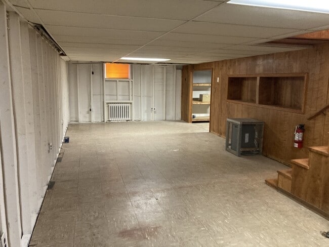 Building Photo - 705 Fallon Ave