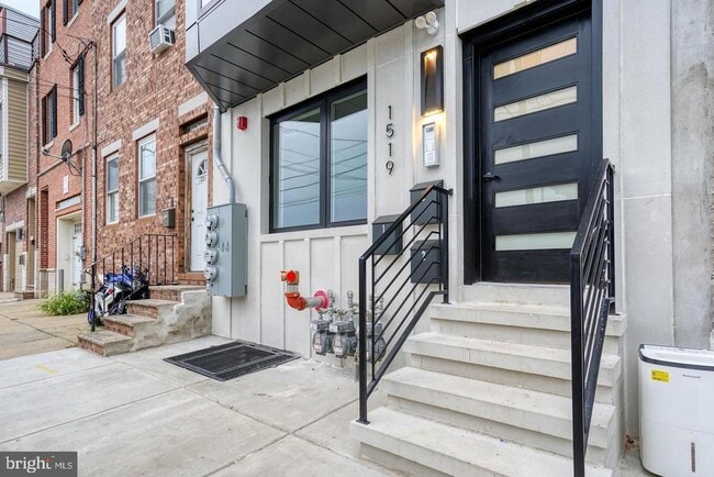 Building Photo - 1519 Carpenter St