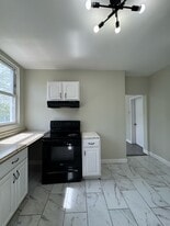 Building Photo - 360 Grove St