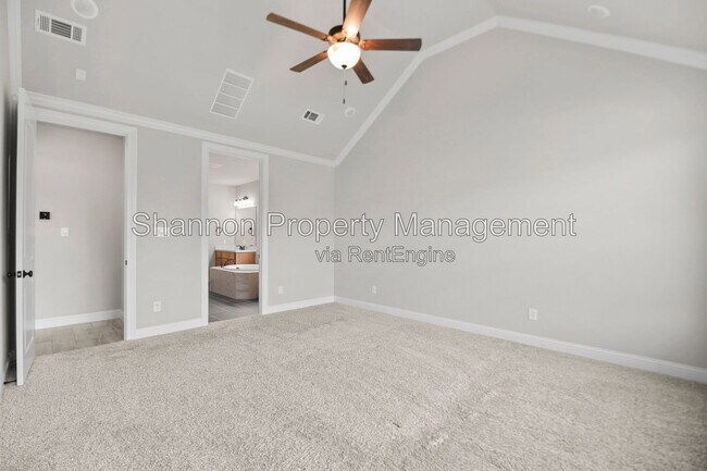 Building Photo - 28080 Woodland Bend Way
