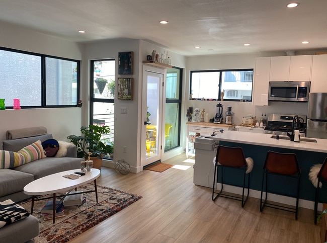 Building Photo - 315 S Hamel Rd