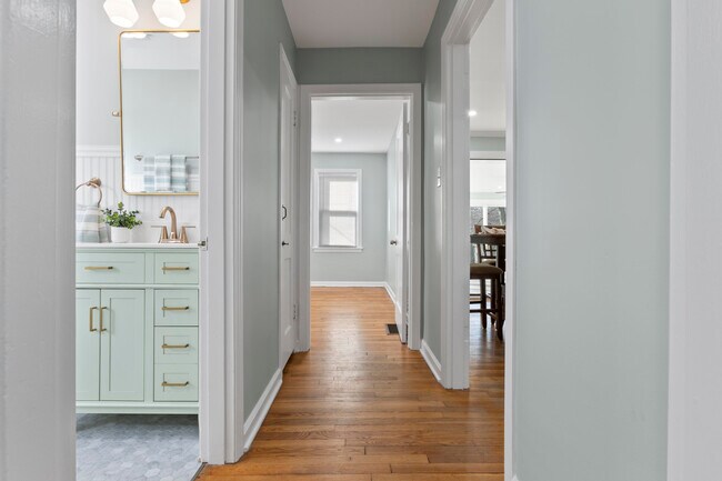 Building Photo - 622 Longview Dr