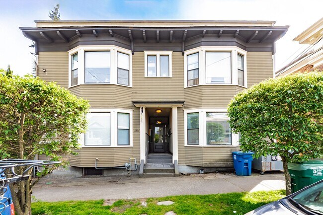Building Photo - Jenott Apartments