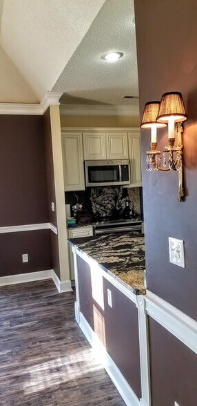 Building Photo - 4757 Wild Iris Dr