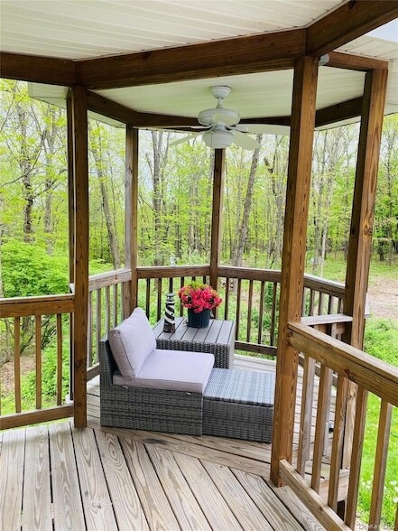 Building Photo - 10 Vernon Dr