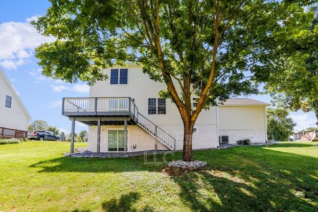 Building Photo - 77 Grassy Meadow Rd