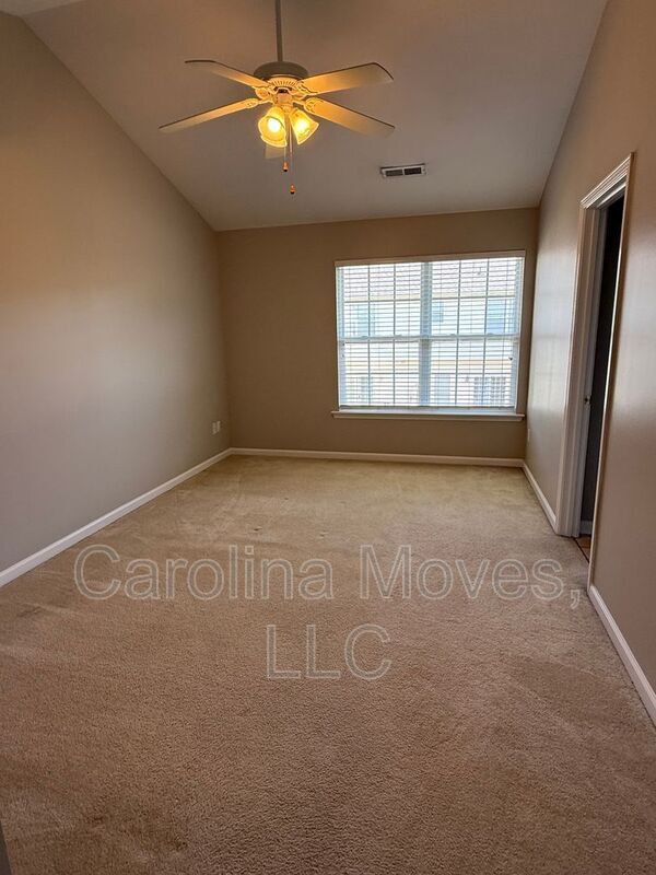 Building Photo - 733 Rock Hill Ct