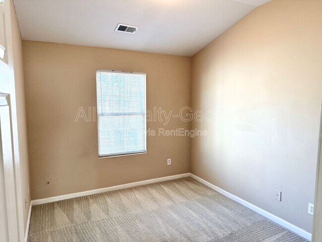 Building Photo - 2390 Camden Oak Way