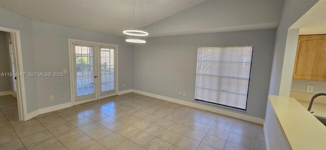 Building Photo - 10295 Hidden Springs Ct