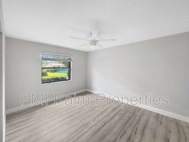 Building Photo - 1291 SE Parkview Pl