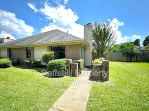 Building Photo - 315 Brookwood Dr