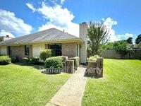 Building Photo - 315 Brookwood Dr