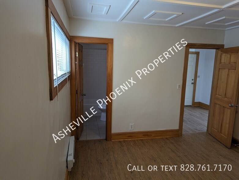 Building Photo - 25 Howland Rd