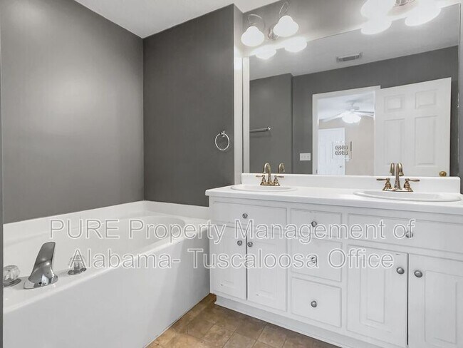 Building Photo - 2613 Willow Ridge Way