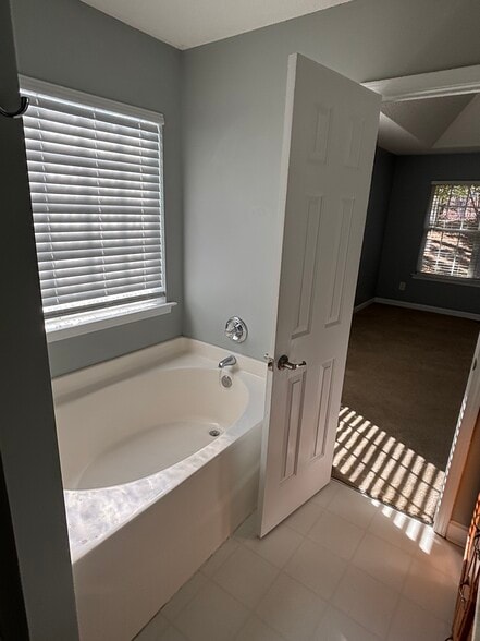 Building Photo - 3806 Cassidy Dr