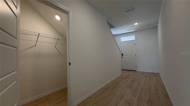 Building Photo - 5152 Native Mile Lp