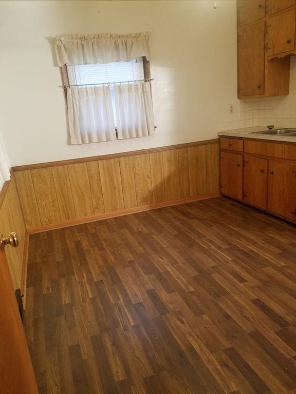 Building Photo - 2225 W Silver Spring Dr