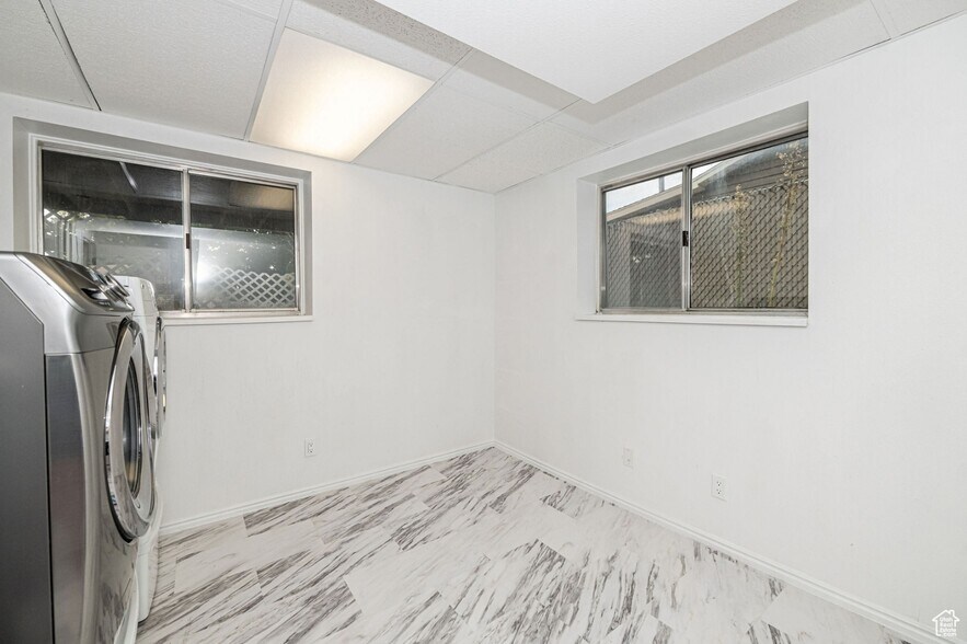 Building Photo - 6329 S Fairwind Dr