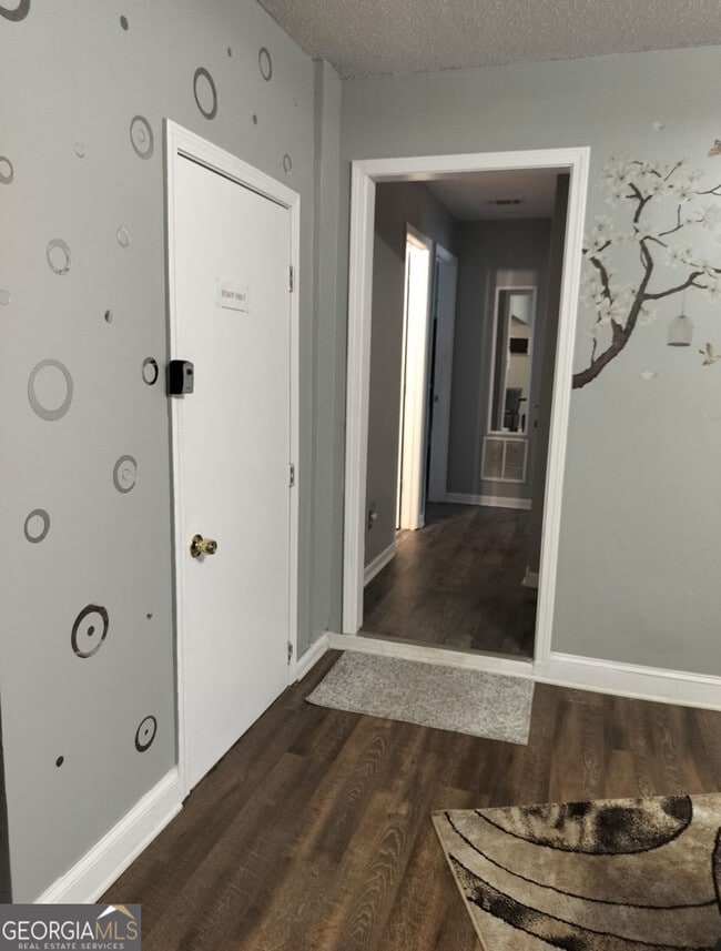 Building Photo - 7567 Sugarcreek Dr