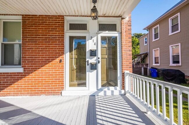 Building Photo - 214 Lucile Ave